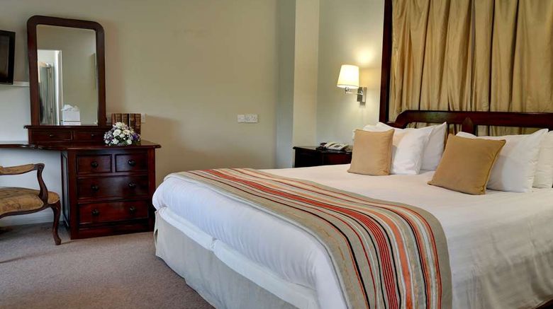 <b>Best Western Dartmouth Hotel Golf & Spa Suite</b>. Images powered by <a href="https://iceportal.shijigroup.com/" title="IcePortal" target="_blank">IcePortal</a>.
