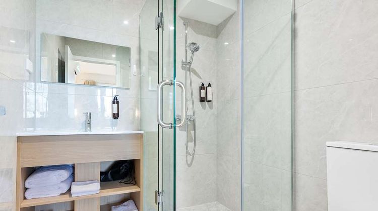 Best Western Newmarket Inn & Suites Room