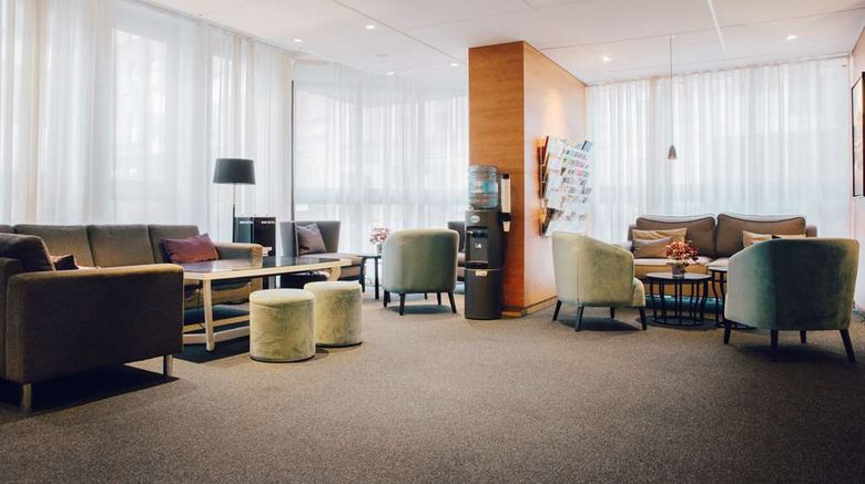 <b>Best Western Kom Hotel Stockholm Lobby</b>. Images powered by <a href="https://iceportal.shijigroup.com/" title="IcePortal" target="_blank">IcePortal</a>.