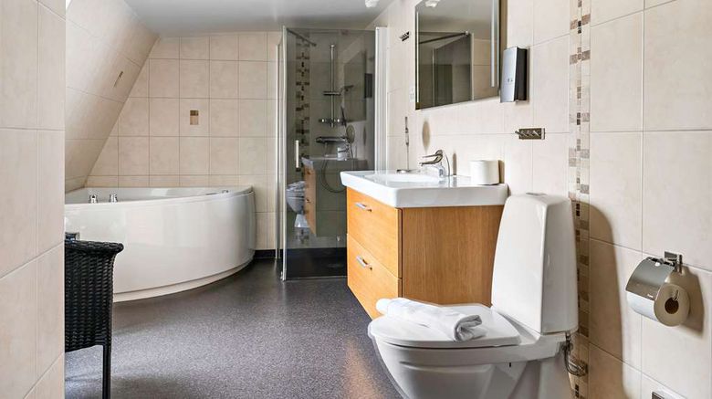 <b>Best Western Hotel Anno 1937 Suite</b>. Images powered by <a href="https://iceportal.shijigroup.com/" title="IcePortal" target="_blank">IcePortal</a>.