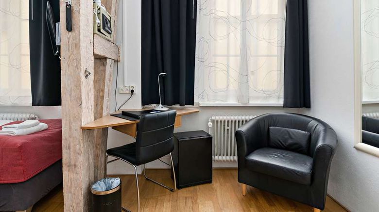 <b>Best Western Hotel Anno 1937 Room</b>. Images powered by <a href="https://iceportal.shijigroup.com/" title="IcePortal" target="_blank">IcePortal</a>.