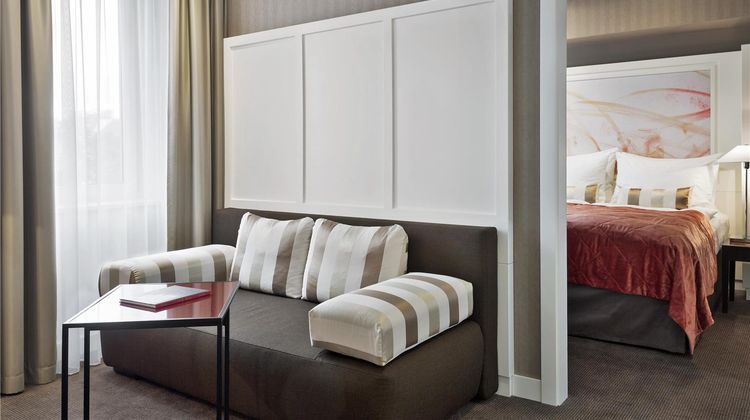 The Harmonie Vienna BW Premier Coll. Suite