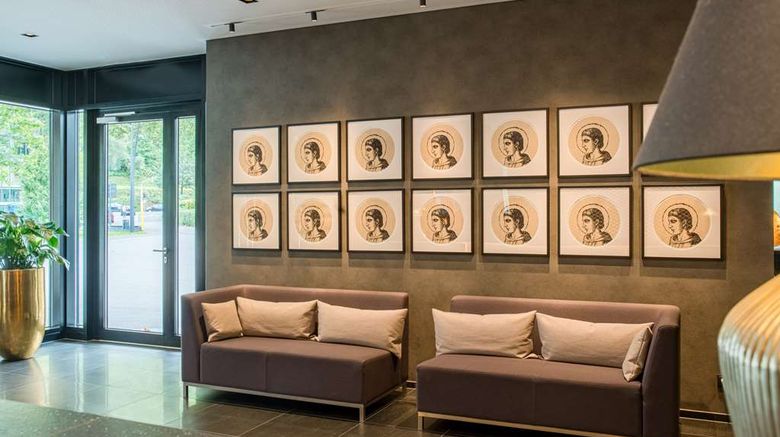 <b>Best Western Premier Central Hotel Leonhard Lobby</b>. Images powered by <a href="https://iceportal.shijigroup.com/" title="IcePortal" target="_blank">IcePortal</a>.