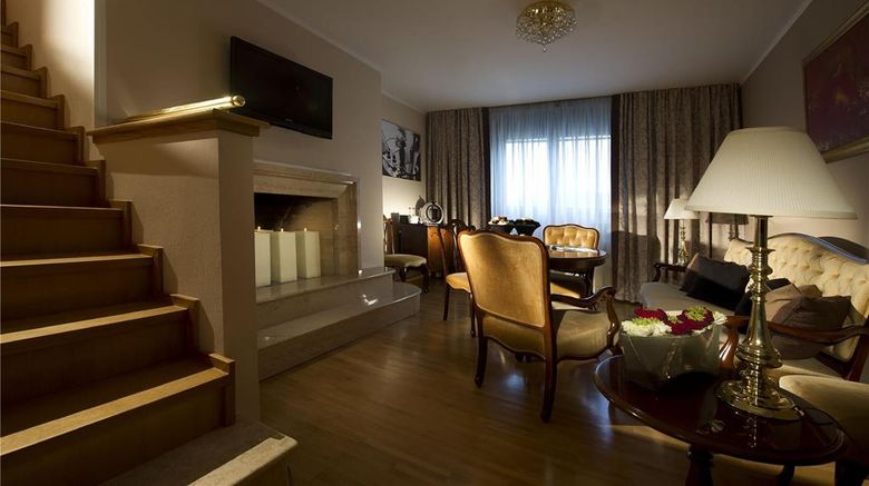 <b>Best Western Premier Hotel Slon Suite</b>. Images powered by <a href="https://iceportal.shijigroup.com/" title="IcePortal" target="_blank">IcePortal</a>.