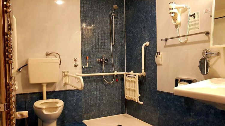 Best Western Premier Hotel Astoria Room