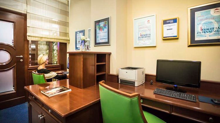Best Western Premier Hotel Astoria Lobby