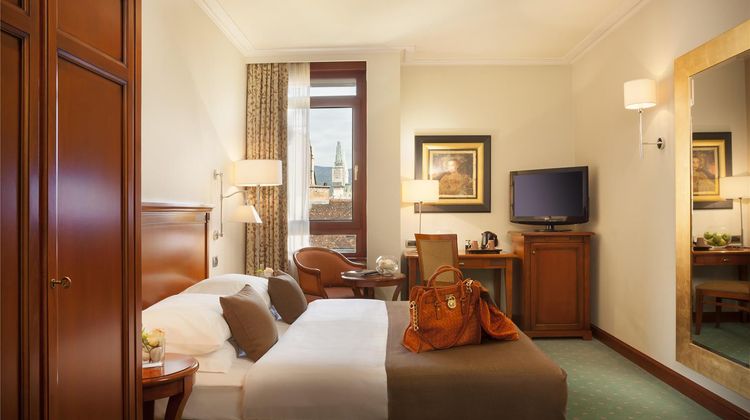 Best Western Premier Hotel Astoria Room
