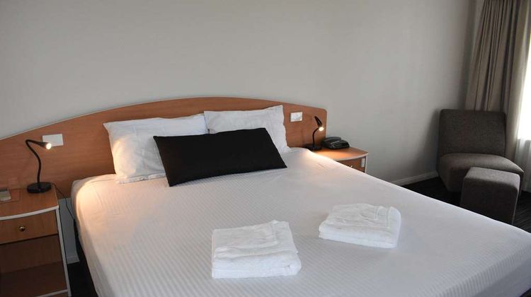Coachman's Inn Motel Room
