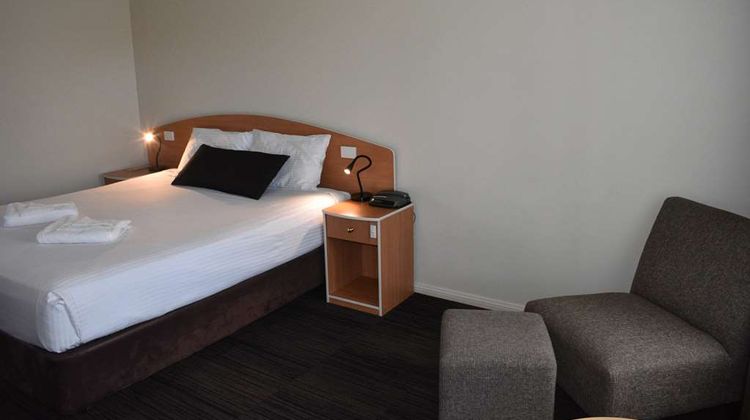 Coachman's Inn Motel Room