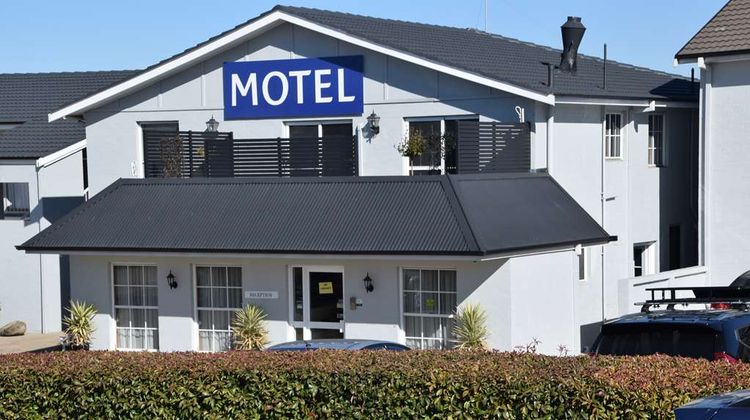 Coachman's Inn Motel Exterior