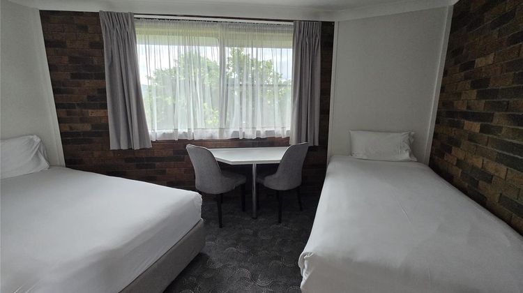Best Western Parkside Motor Inn Suite