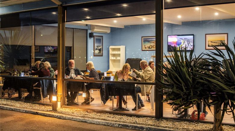 <b>Hospitality Esperance, SureStay by BW Restaurant</b>. Images powered by <a href="https://iceportal.shijigroup.com/" title="IcePortal" target="_blank">IcePortal</a>.