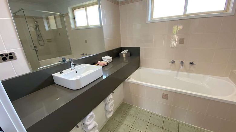 <b>Best Western Plus All Settlers Motor Inn Suite</b>. Images powered by <a href="https://iceportal.shijigroup.com/" title="IcePortal" target="_blank">IcePortal</a>.