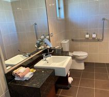 Best Western Plus All Settlers Motor Inn Room