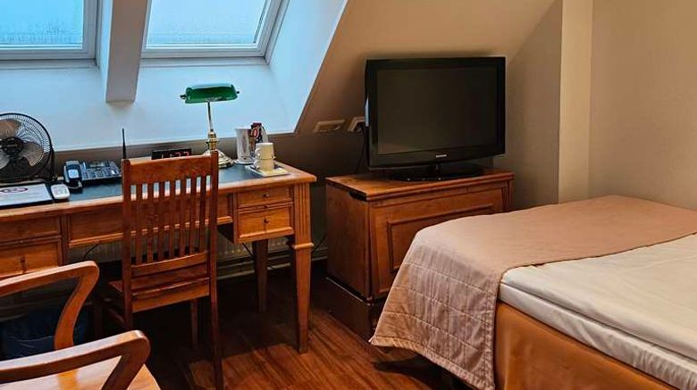 <b>Best Western Hotel Apollo Room</b>. Images powered by <a href="https://iceportal.shijigroup.com/" title="IcePortal" target="_blank">IcePortal</a>.