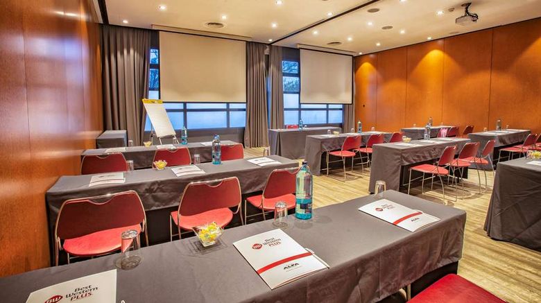 <b>Best Western Plus Hotel Alfa Aeropuerto Meeting</b>. Images powered by <a href="https://iceportal.shijigroup.com/" title="IcePortal" target="_blank">IcePortal</a>.