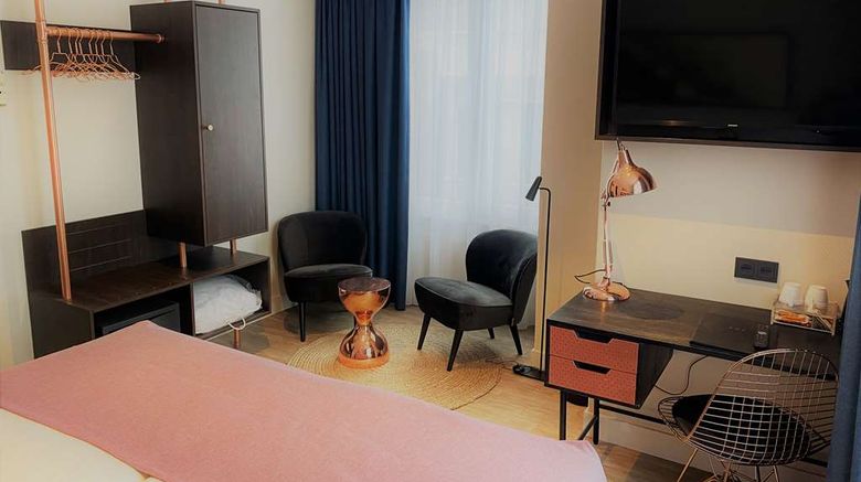 <b>Best Western Dam Square Inn Room</b>. Images powered by <a href="https://iceportal.shijigroup.com/" title="IcePortal" target="_blank">IcePortal</a>.