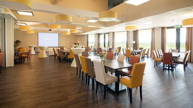 <b>Best Western Hotel Restaurant Aduard Meeting</b>. Images powered by <a href="https://iceportal.shijigroup.com/" title="IcePortal" target="_blank">IcePortal</a>.