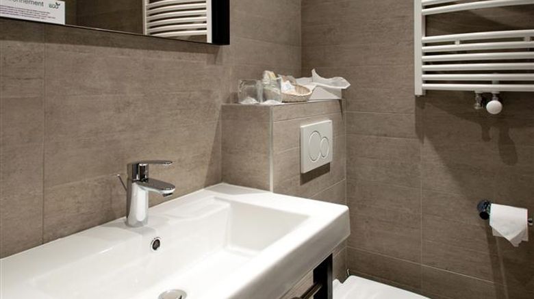 <b>Best Western Hotel Royal Centre Room</b>. Images powered by <a href="https://iceportal.shijigroup.com/" title="IcePortal" target="_blank">IcePortal</a>.