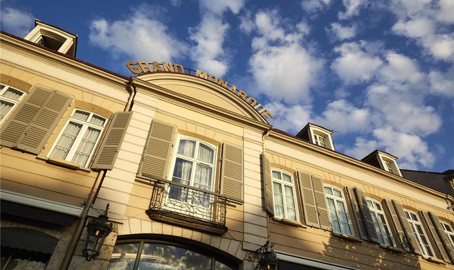 Best Western Premier Grand Monarque Exterior