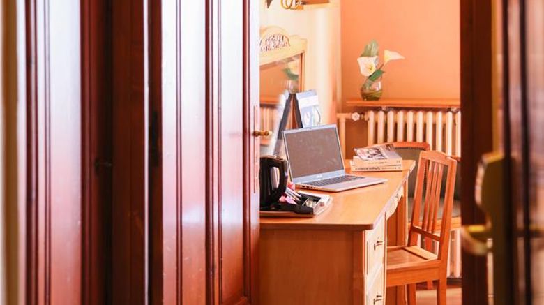 <b>Best Western Grand Hotel De Paris Room</b>. Images powered by <a href="https://iceportal.shijigroup.com/" title="IcePortal" target="_blank">IcePortal</a>.