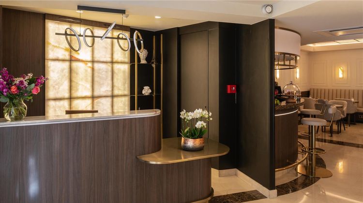 Best Western Au Trocadero Lobby