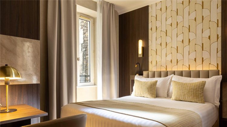 Best Western Au Trocadero Room