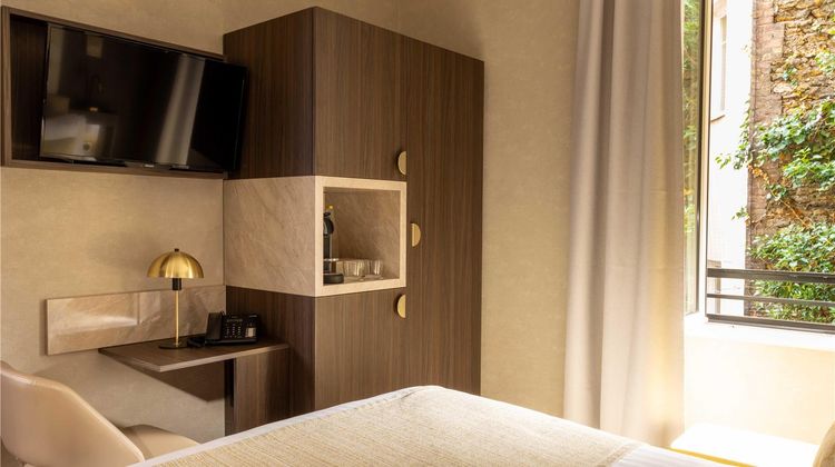 Best Western Au Trocadero Room