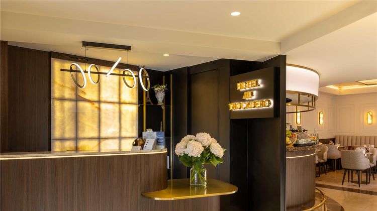 Best Western Au Trocadero Lobby