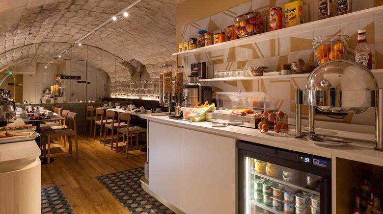 <b>Hotel Le Petit Chomel Restaurant</b>. Images powered by <a href="https://iceportal.shijigroup.com/" title="IcePortal" target="_blank">IcePortal</a>.