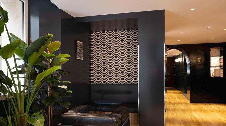 <b>Hotel Le Petit Chomel Lobby</b>. Images powered by <a href="https://iceportal.shijigroup.com/" title="IcePortal" target="_blank">IcePortal</a>.