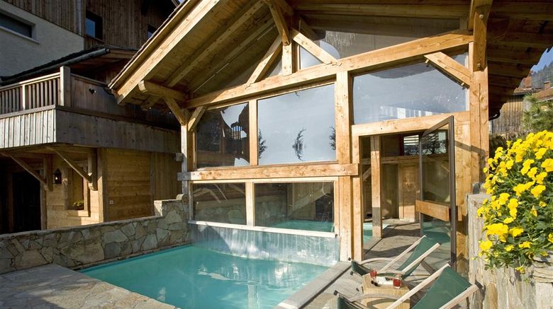 <b>Best Western Chalet les Saytels Pool</b>. Images powered by <a href="https://iceportal.shijigroup.com/" title="IcePortal" target="_blank">IcePortal</a>.