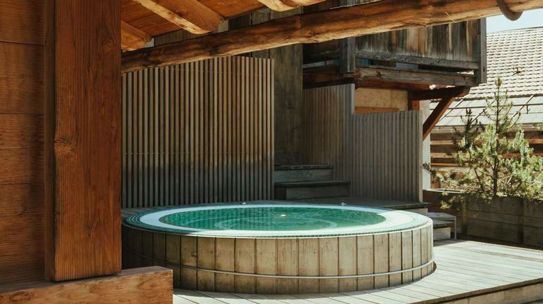 <b>Best Western Chalet les Saytels Spa</b>. Images powered by <a href="https://iceportal.shijigroup.com/" title="IcePortal" target="_blank">IcePortal</a>.
