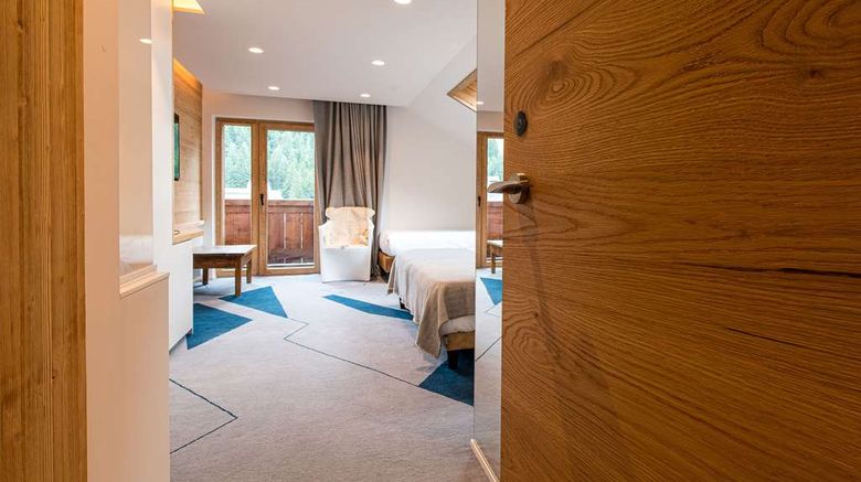 <b>Best Western Chalet les Saytels Room</b>. Images powered by <a href="https://iceportal.shijigroup.com/" title="IcePortal" target="_blank">IcePortal</a>.