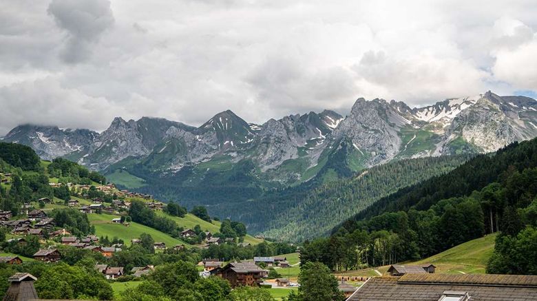 <b>Best Western Chalet les Saytels Suite</b>. Images powered by <a href="https://iceportal.shijigroup.com/" title="IcePortal" target="_blank">IcePortal</a>.