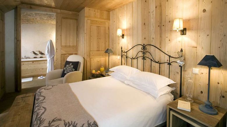 <b>Best Western Chalet les Saytels Room</b>. Images powered by <a href="https://iceportal.shijigroup.com/" title="IcePortal" target="_blank">IcePortal</a>.