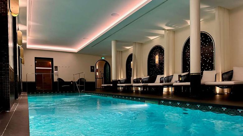 <b>Best Western Plus Crystal, Hotel & Spa Pool</b>. Images powered by <a href="https://iceportal.shijigroup.com/" title="IcePortal" target="_blank">IcePortal</a>.