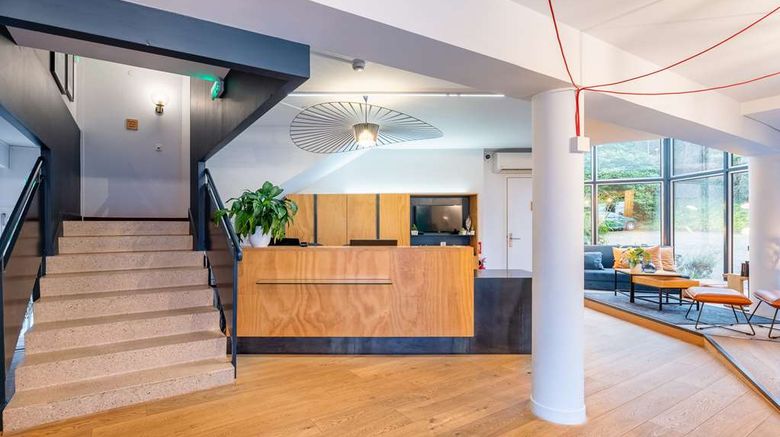 <b>Best Western Bridge Hotel Lyon East Lobby</b>. Images powered by <a href="https://iceportal.shijigroup.com/" title="IcePortal" target="_blank">IcePortal</a>.