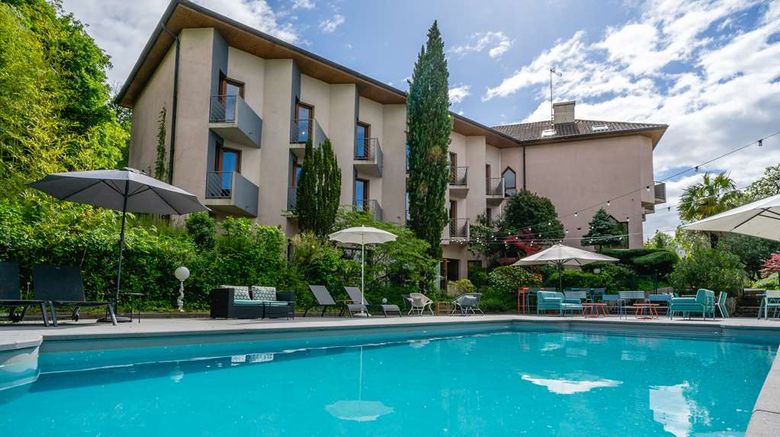 <b>Best Western Bridge Hotel Lyon East Pool</b>. Images powered by <a href="https://iceportal.shijigroup.com/" title="IcePortal" target="_blank">IcePortal</a>.