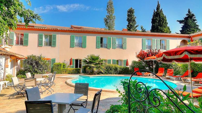 <b>Best Western l'Orangerie Pool</b>. Images powered by <a href="https://iceportal.shijigroup.com/" title="IcePortal" target="_blank">IcePortal</a>.