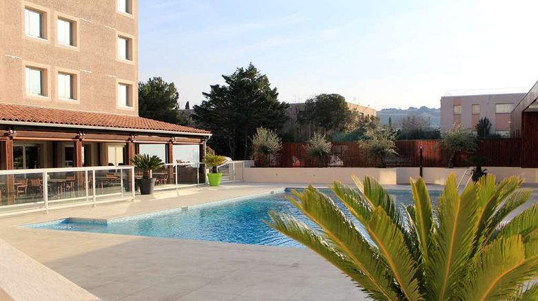 <b>Best Western Marseille Aeroport Pool</b>. Images powered by <a href="https://iceportal.shijigroup.com/" title="IcePortal" target="_blank">IcePortal</a>.