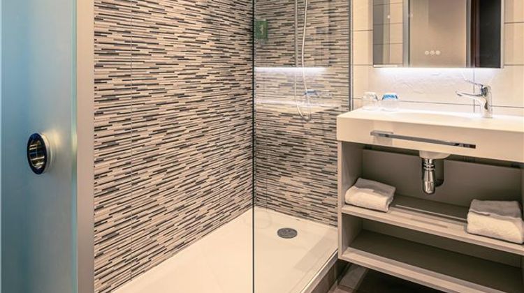 Best Western Marseille Aeroport Room