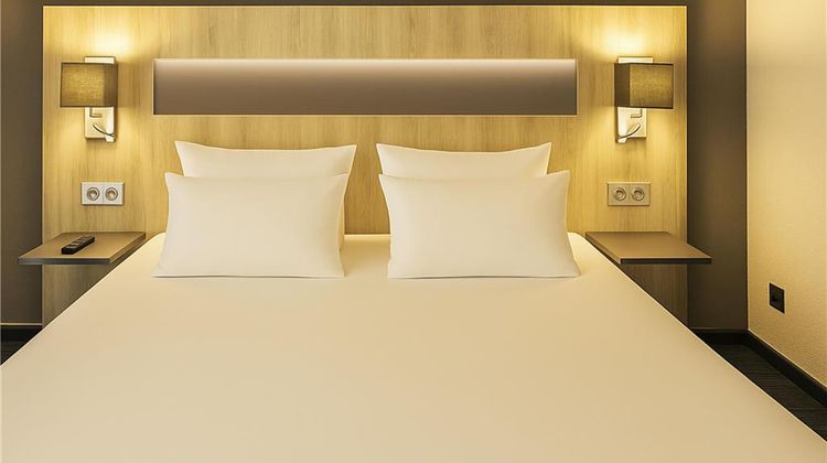Best Western Marseille Aeroport Room
