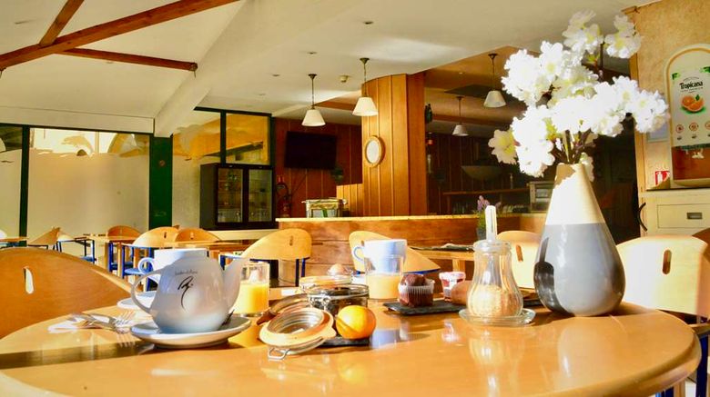 <b>Sure Hotel Gemenos en Provence Restaurant</b>. Images powered by <a href="https://iceportal.shijigroup.com/" title="IcePortal" target="_blank">IcePortal</a>.