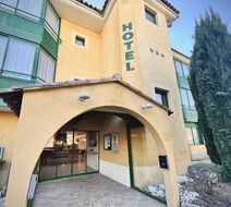 Sure Hotel Gemenos en Provence Exterior