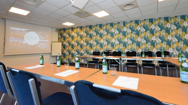 <b>Sure Hotel Gemenos en Provence Meeting</b>. Images powered by <a href="https://iceportal.shijigroup.com/" title="IcePortal" target="_blank">IcePortal</a>.