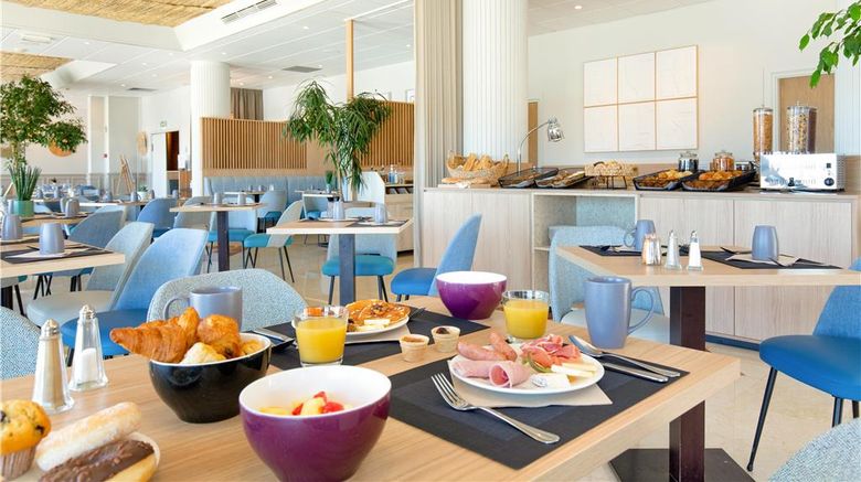 <b>Best Western Plus Hotel La Marina Restaurant</b>. Images powered by <a href="https://iceportal.shijigroup.com/" title="IcePortal" target="_blank">IcePortal</a>.