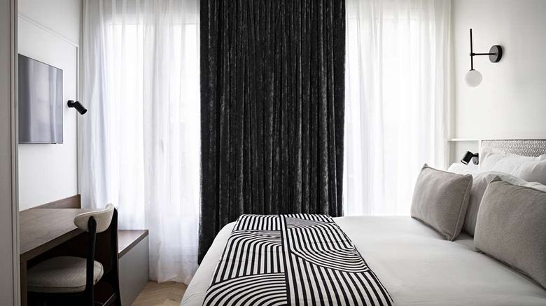 <b>BW Premier-Blake Paris Gare Saint Lazare Room</b>. Images powered by <a href="https://iceportal.shijigroup.com/" title="IcePortal" target="_blank">IcePortal</a>.