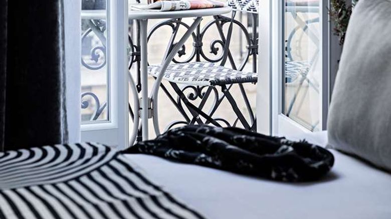 <b>BW Premier-Blake Paris Gare Saint Lazare Room</b>. Images powered by <a href="https://iceportal.shijigroup.com/" title="IcePortal" target="_blank">IcePortal</a>.