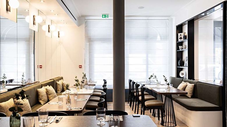 <b>BW Premier-Blake Paris Gare Saint Lazare Restaurant</b>. Images powered by <a href="https://iceportal.shijigroup.com/" title="IcePortal" target="_blank">IcePortal</a>.